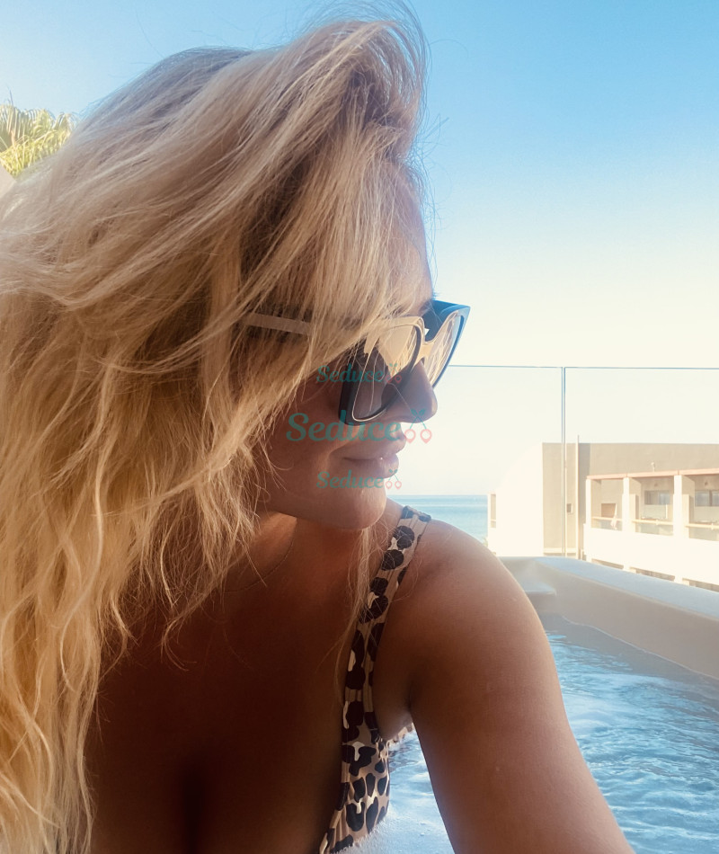 Photo escort girl Julia : the best escort service