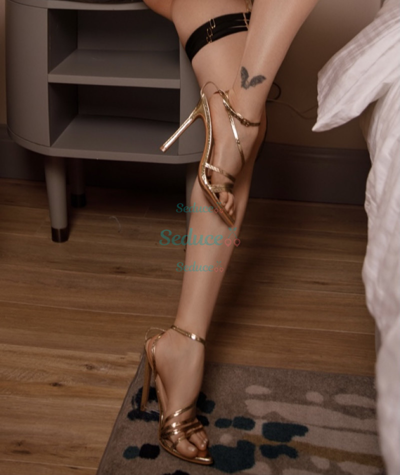 Photo escort girl Viktoria: the best escort service