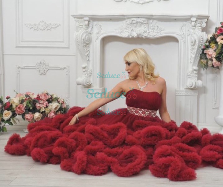 Photo escort girl Alena: the best escort service