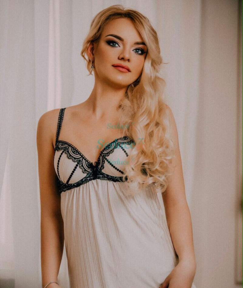 Photo escort girl Christine: the best escort service