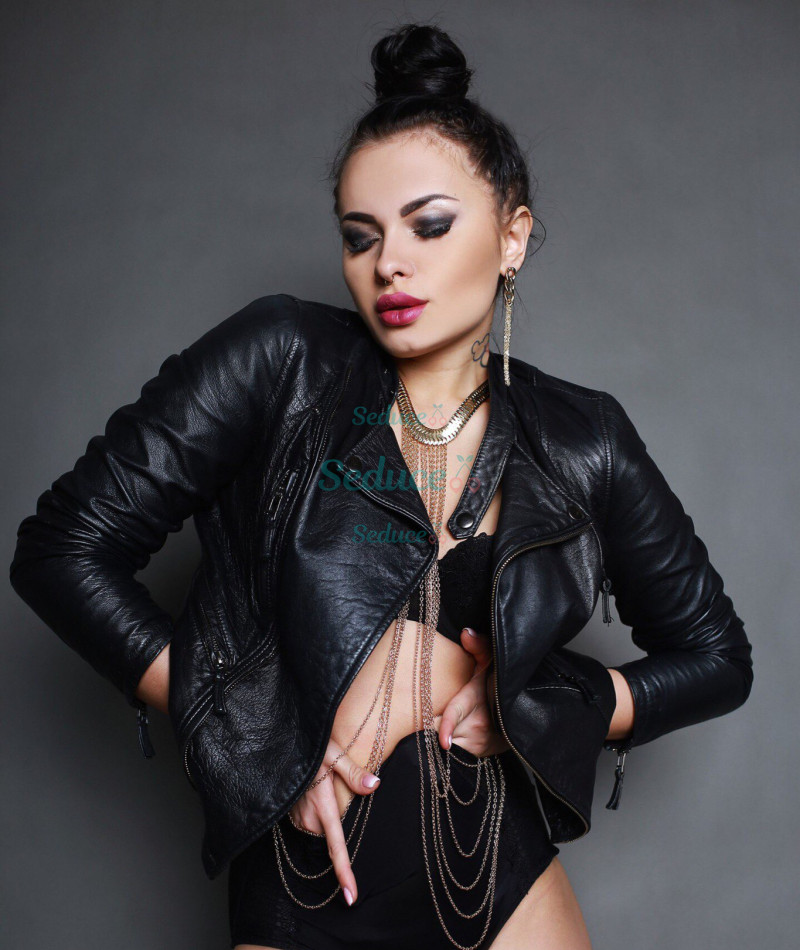 Photo escort girl CELINE: the best escort service