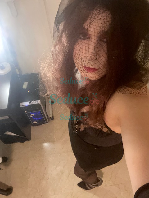 Photo escort girl Cassiope: the best escort service