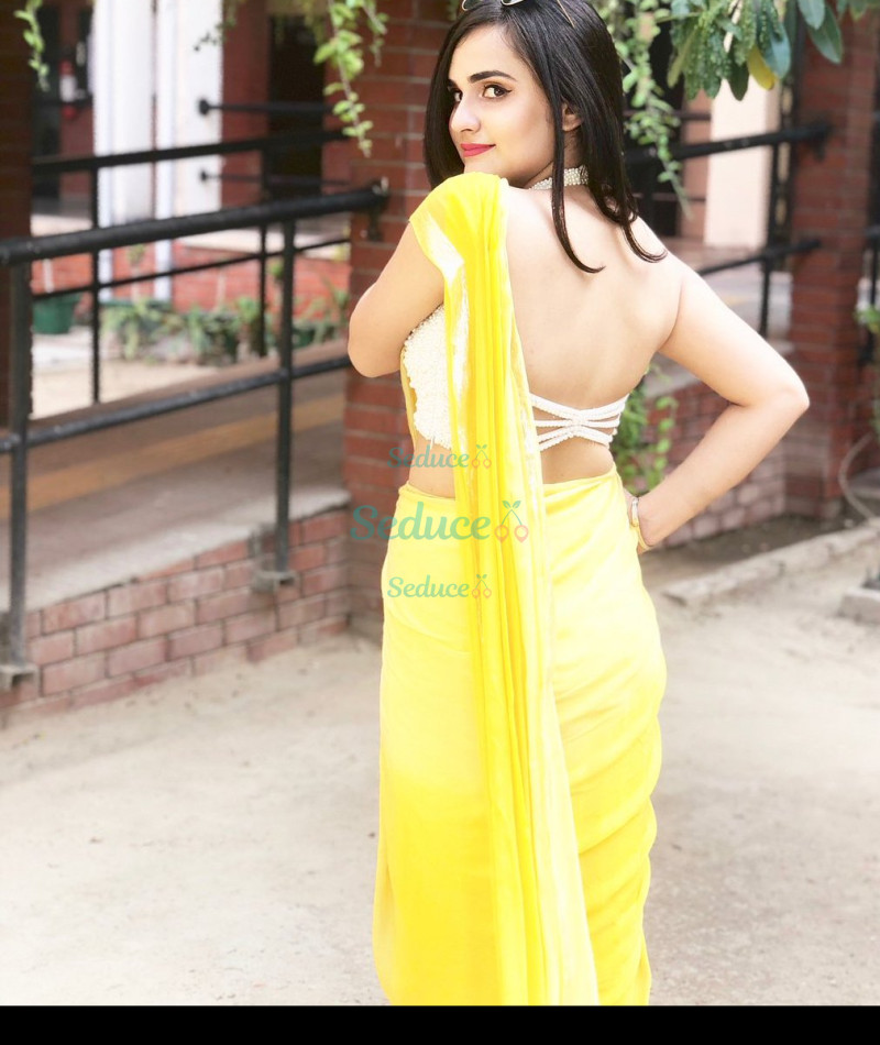 Photo escort girl Mahil: the best escort service