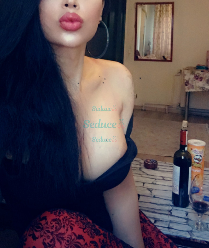 Photo escort girl Haneen: the best escort service
