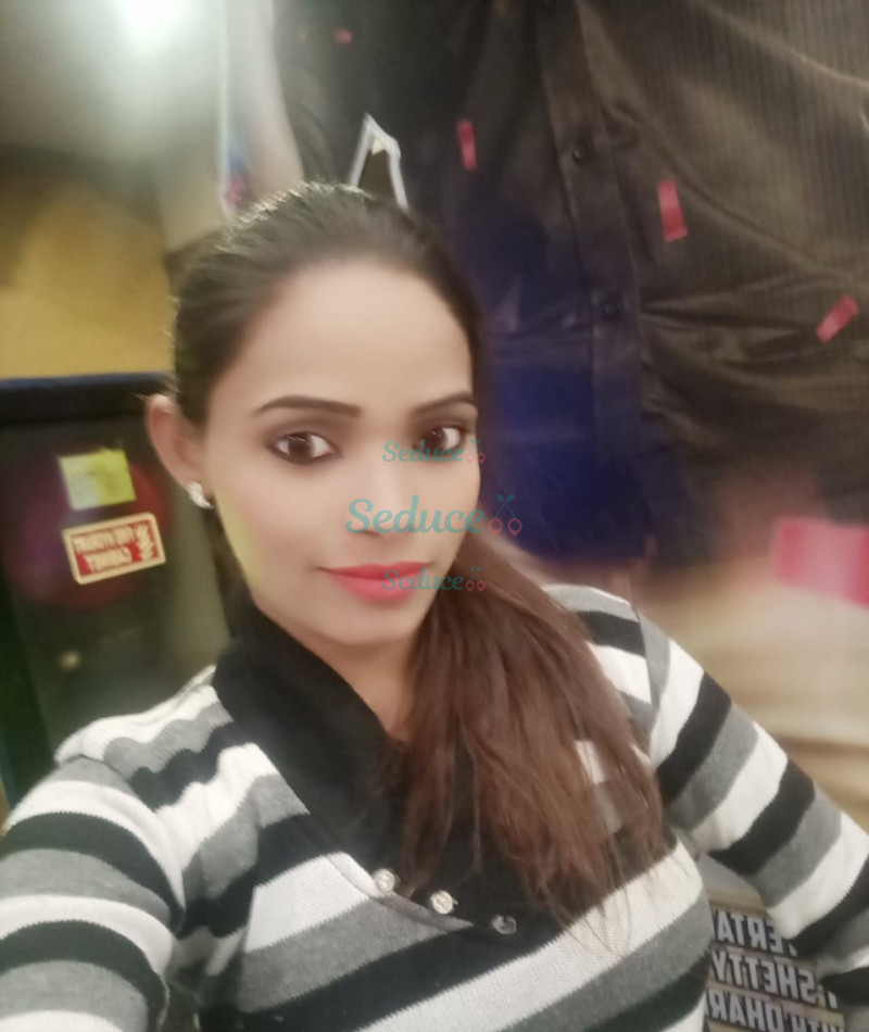 Photo escort girl TANU SHARMA: the best escort service