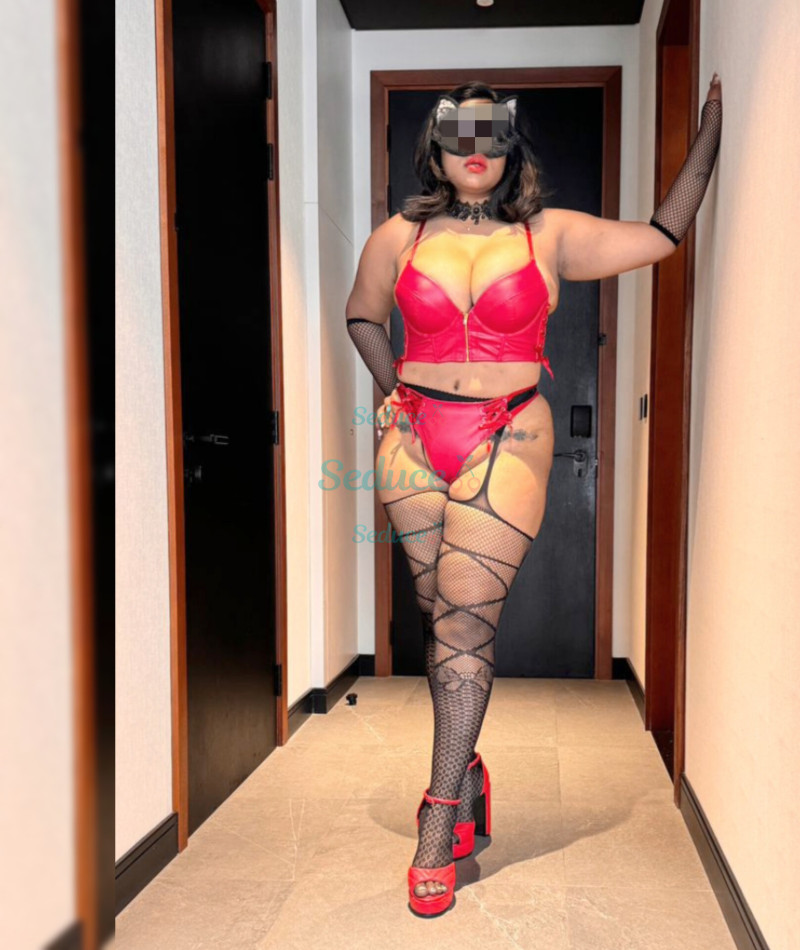 Photo escort girl Priya: the best escort service