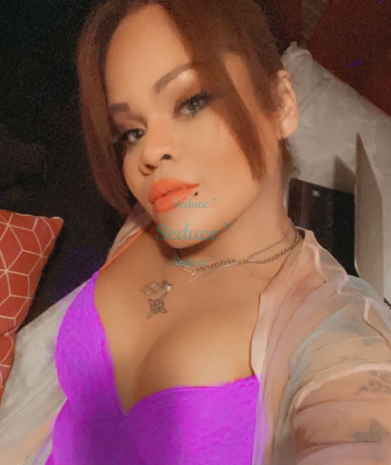 Photo escort girl Paris Santana: the best escort service