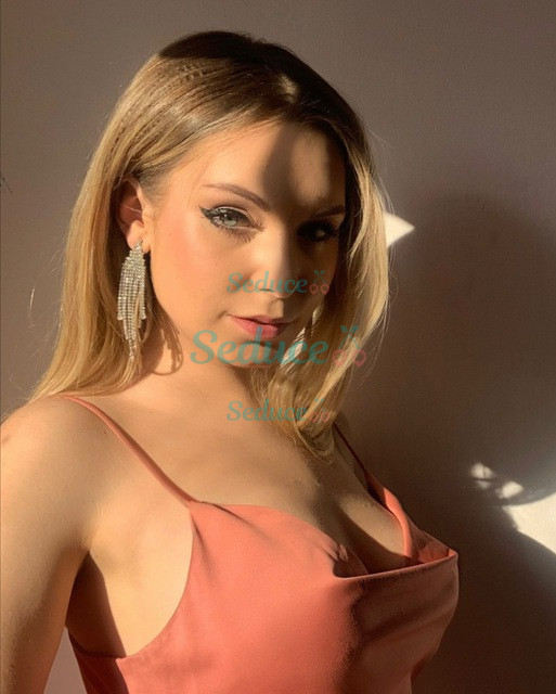 Photo escort girl Lilia Top: the best escort service