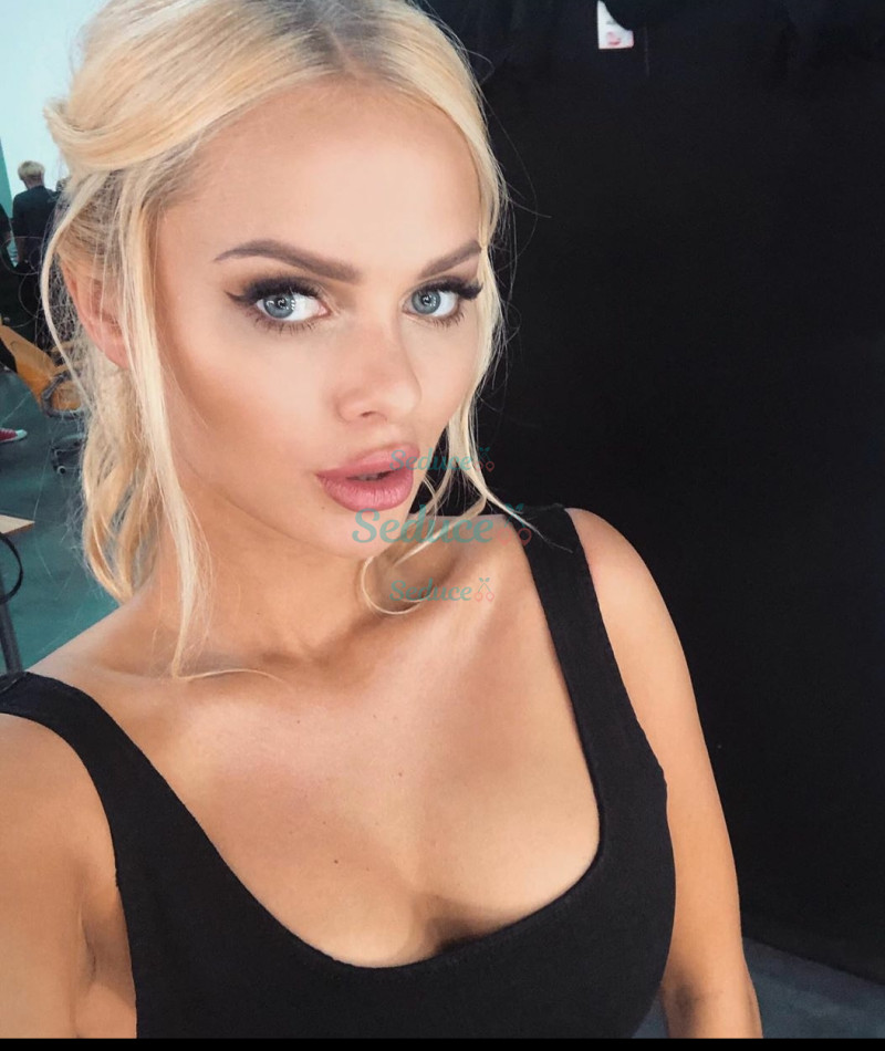 Photo escort girl Arina: the best escort service