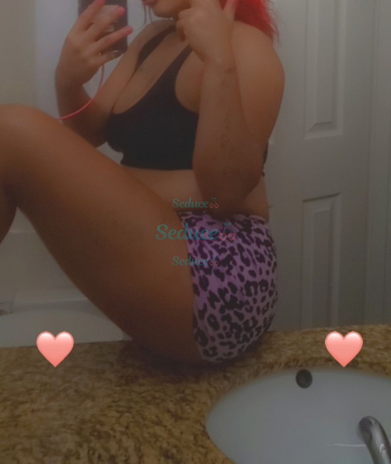 Photo escort girl Naughtyred23: the best escort service