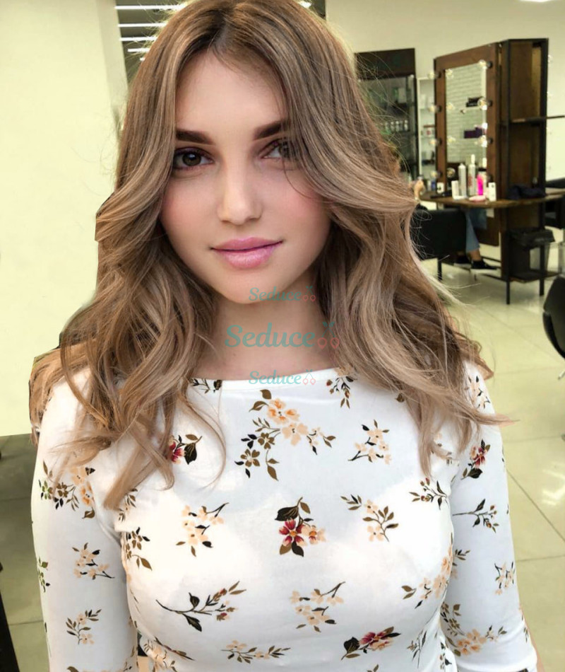 Photo escort girl Dasha VIP: the best escort service