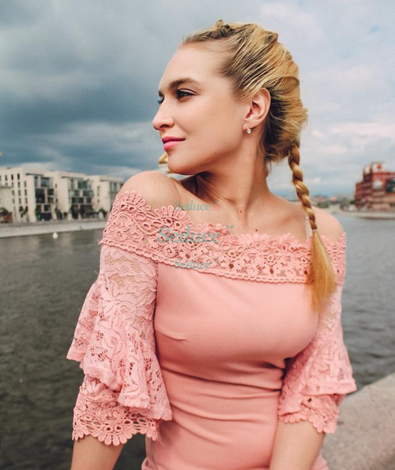 Photo escort girl Natasha: the best escort service