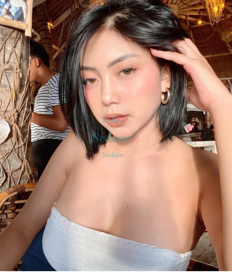 Photo escort girl Ajeng: the best escort service