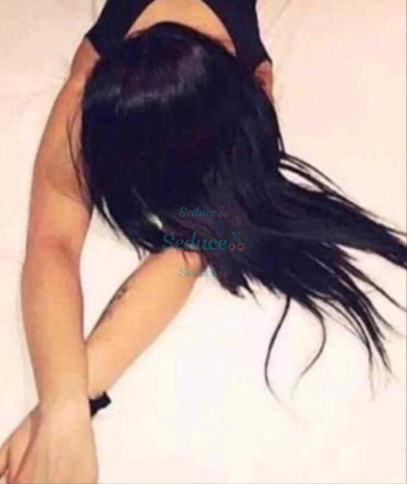 Photo escort girl Ella: the best escort service