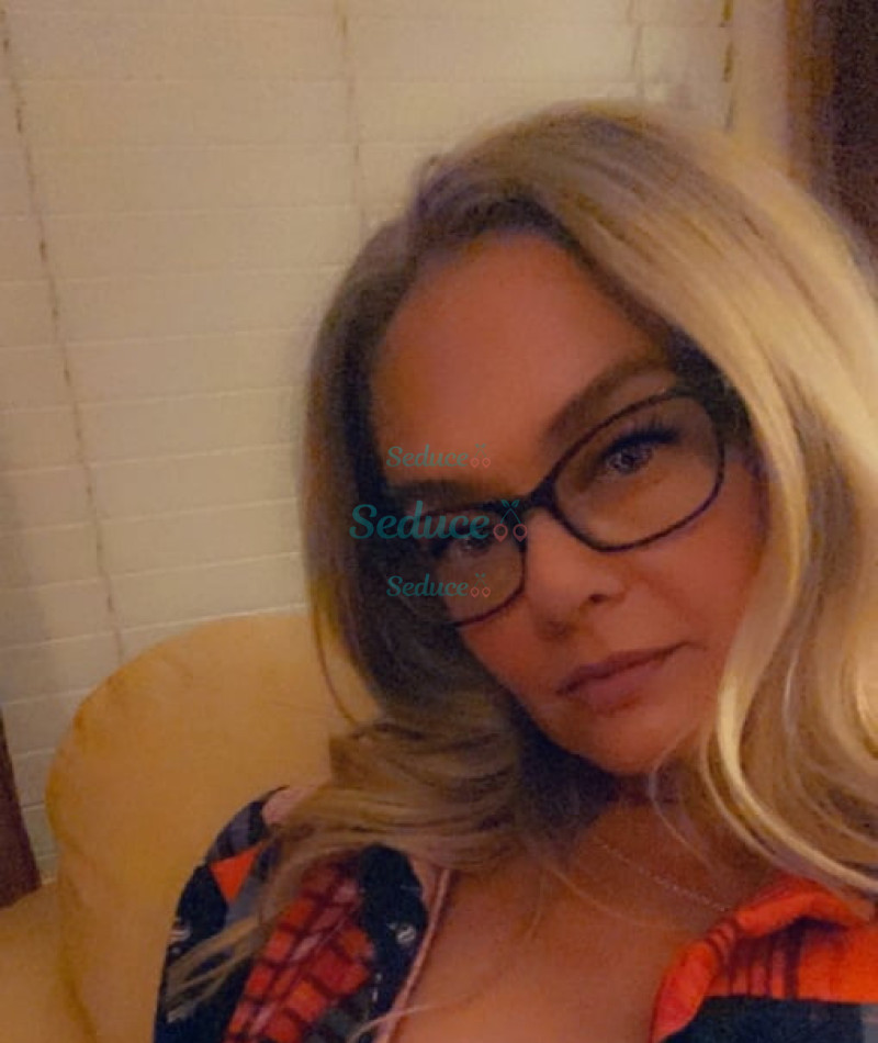 Photo escort girl suceuse: the best escort service