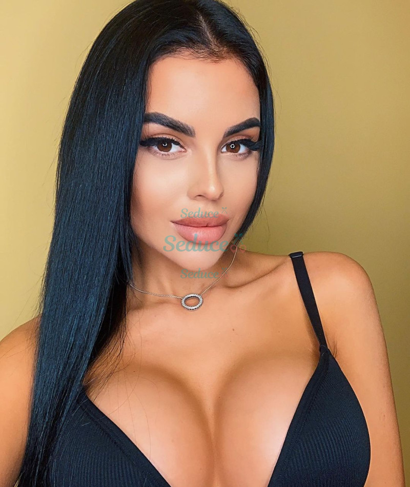 Photo escort girl Karina: the best escort service