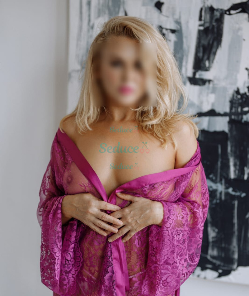 Photo escort girl Nika: the best escort service