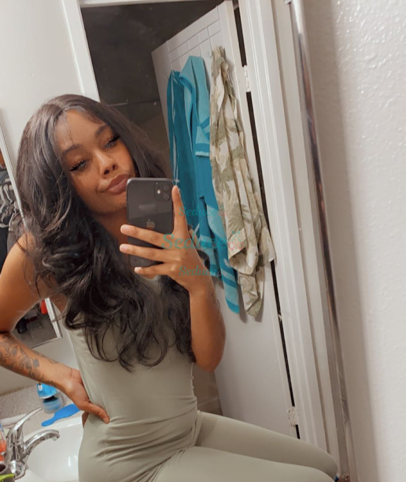 Photo escort girl Lalabee: the best escort service