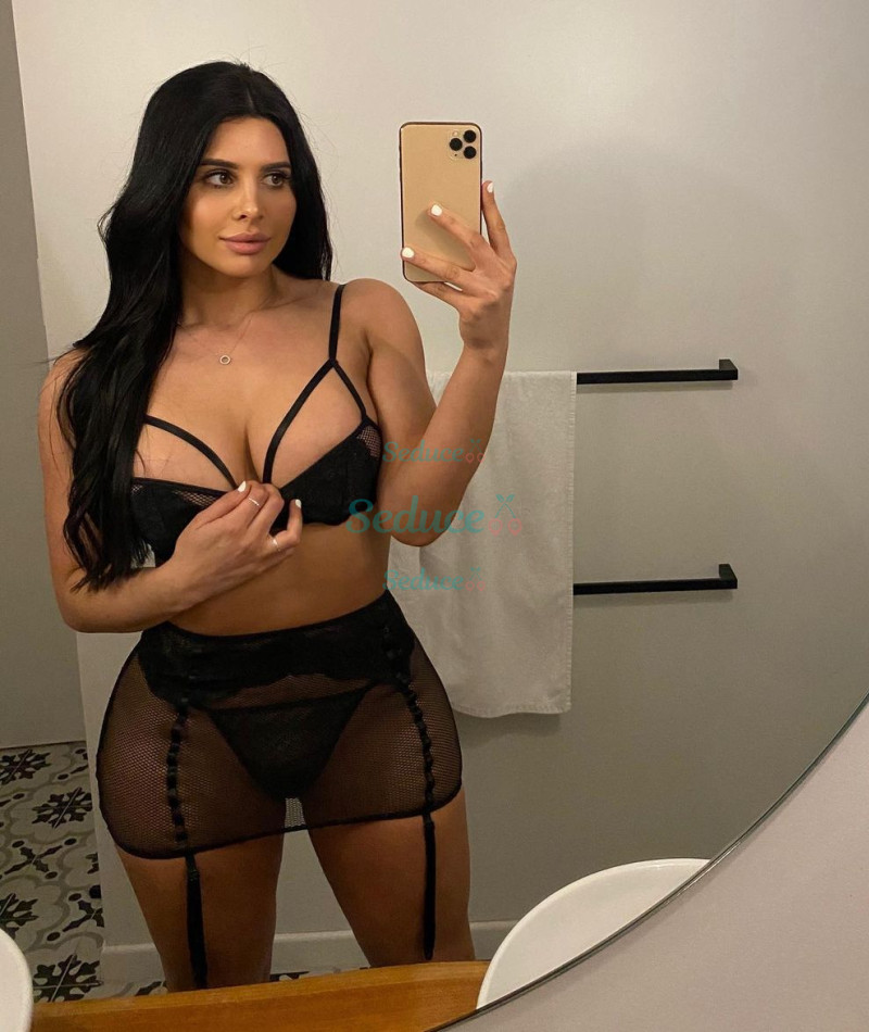 Photo escort girl Zinababy: the best escort service