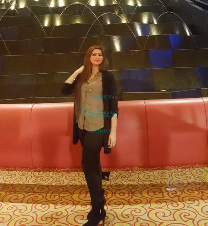 Photo escort girl Pihu: the best escort service