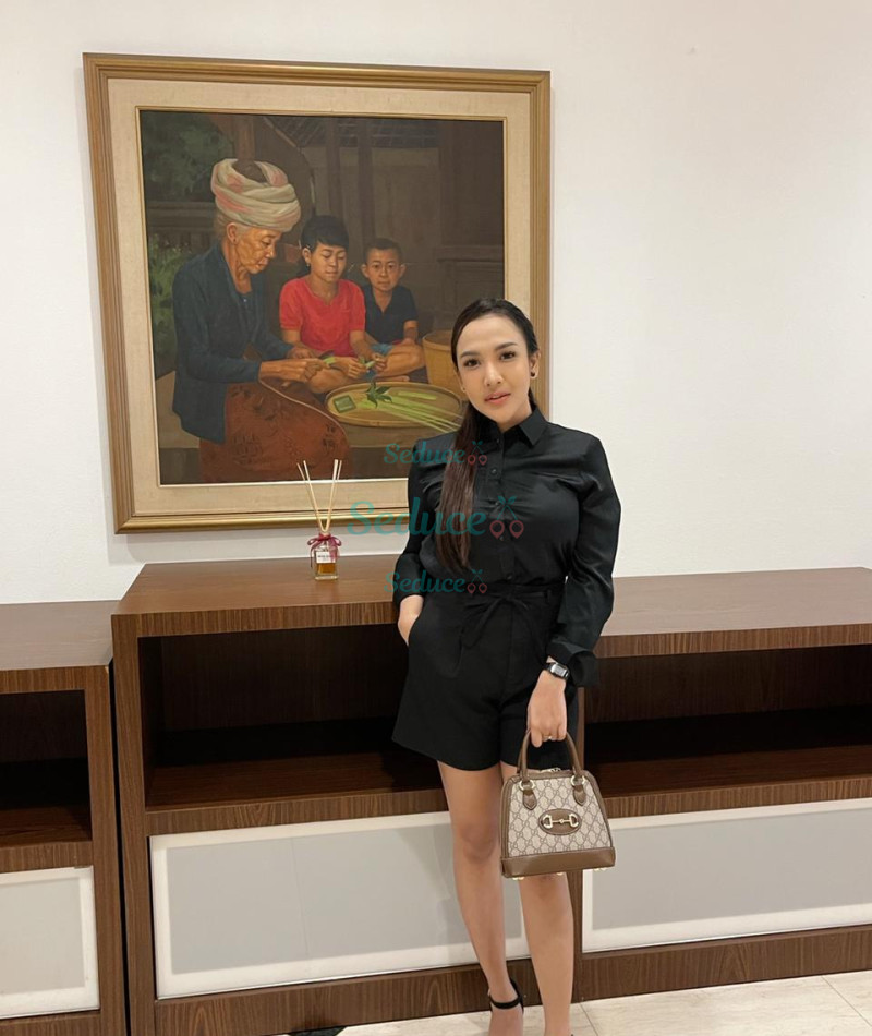 Photo escort girl Allena: the best escort service