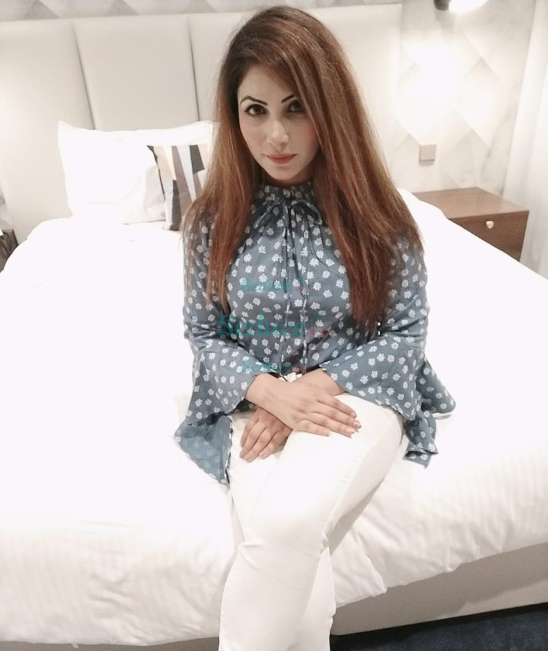 Photo escort girl Call Girl: the best escort service