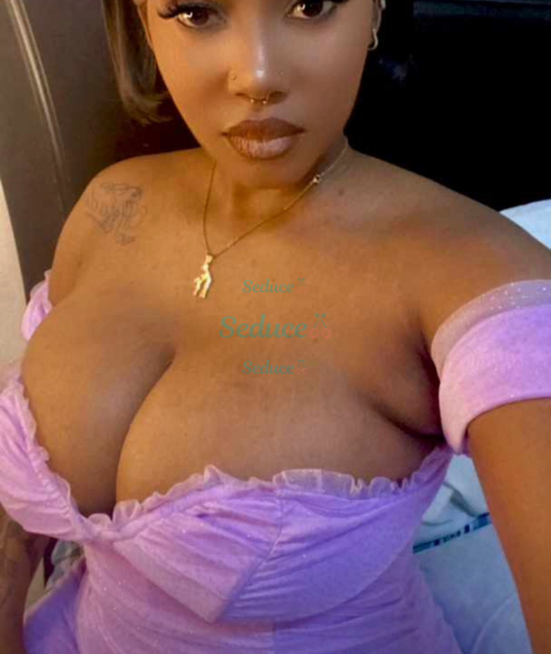 Photo escort girl CamillaLopez: the best escort service