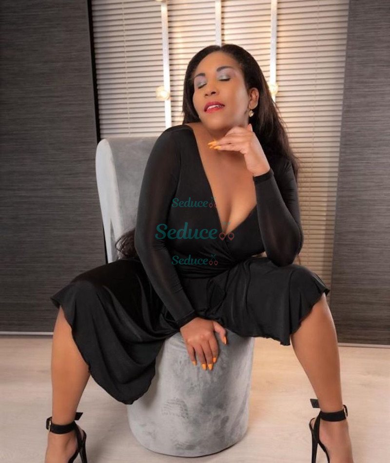 Photo escort girl Anitta: the best escort service