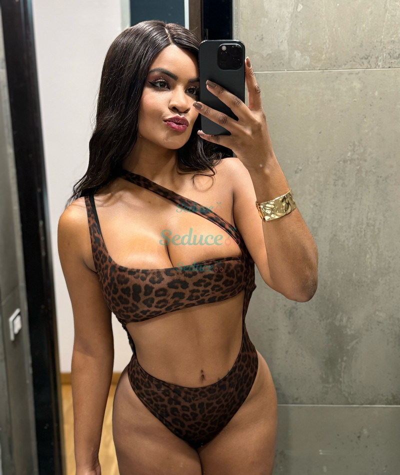 Photo escort girl Venessa Andrade: the best escort service