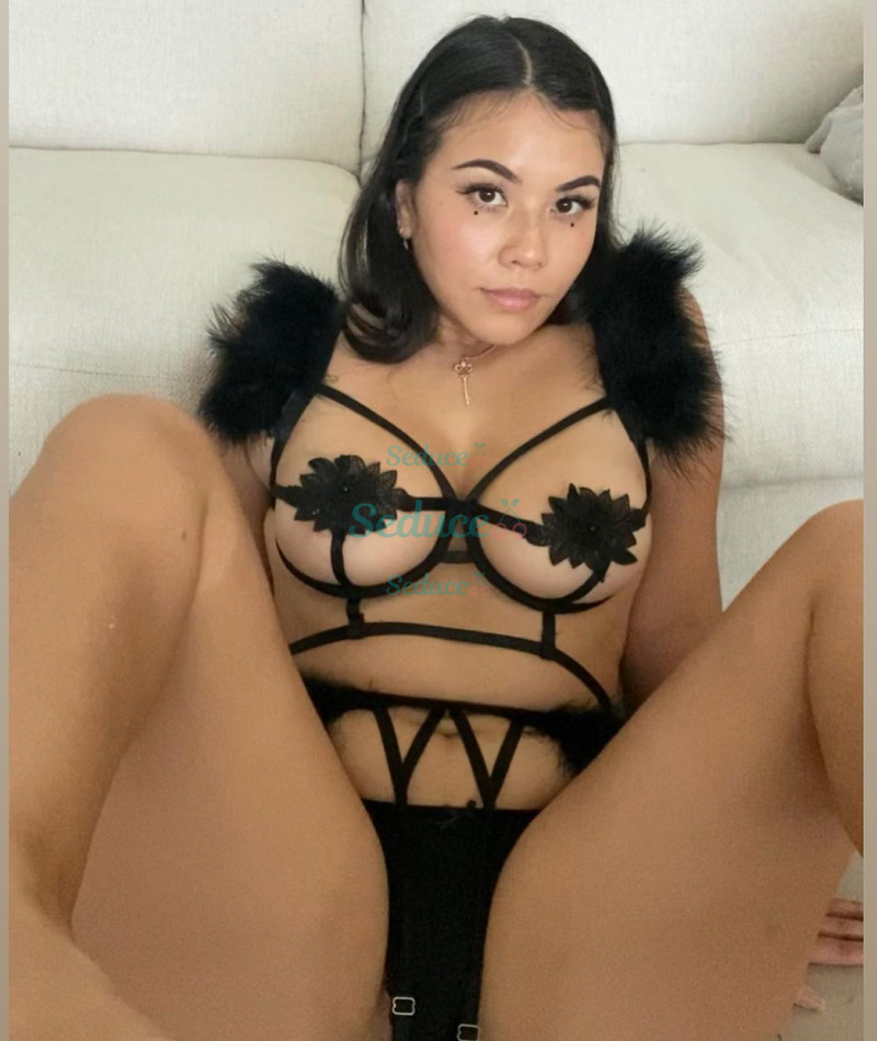 Photo escort girl Isabella: the best escort service