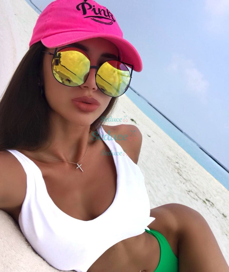 Photo escort girl Ellen: the best escort service