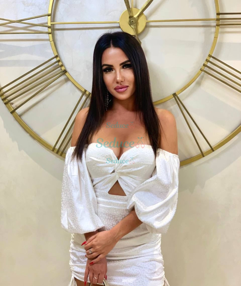 Photo escort girl Sarah: the best escort service