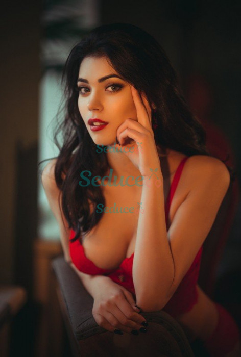 Photo escort girl Crystina: the best escort service