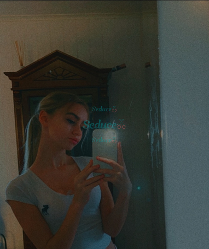 Photo escort girl linnea: the best escort service