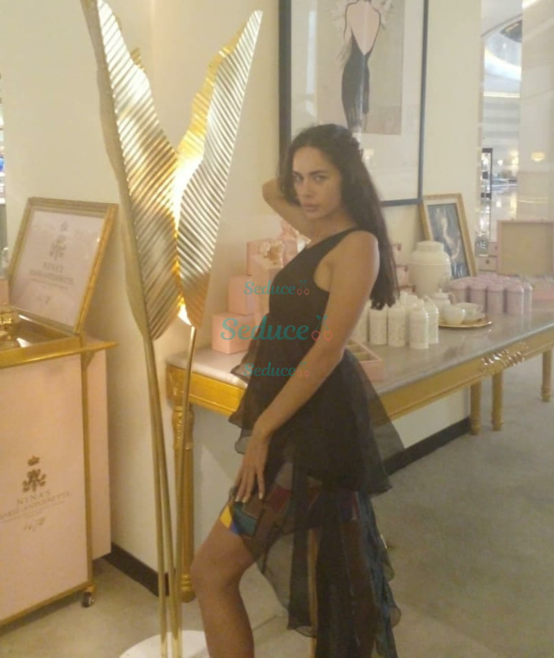Photo escort girl Adel : the best escort service
