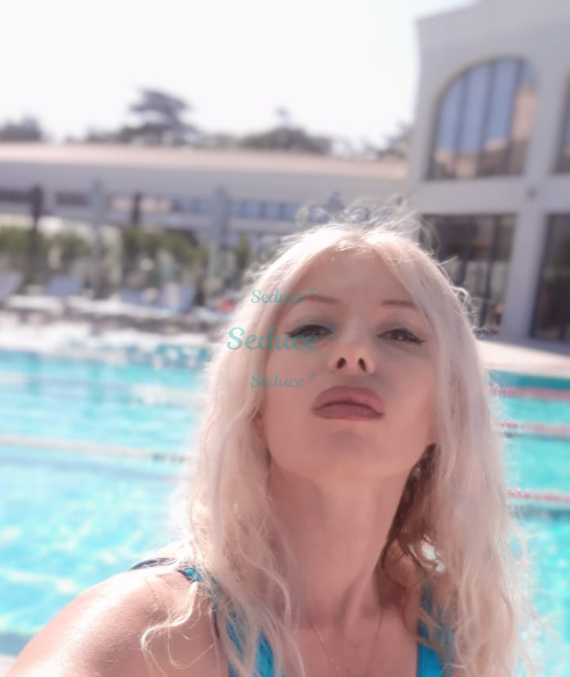 Photo escort girl julie: the best escort service