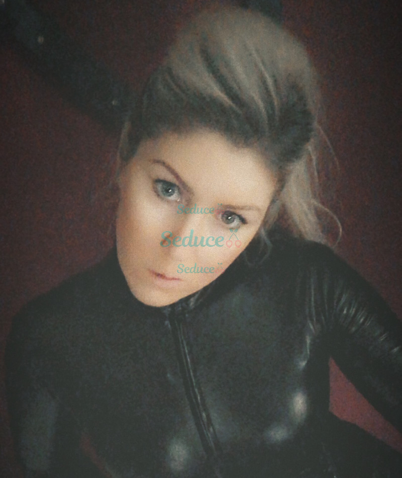 Photo escort girl MistressBoss: the best escort service
