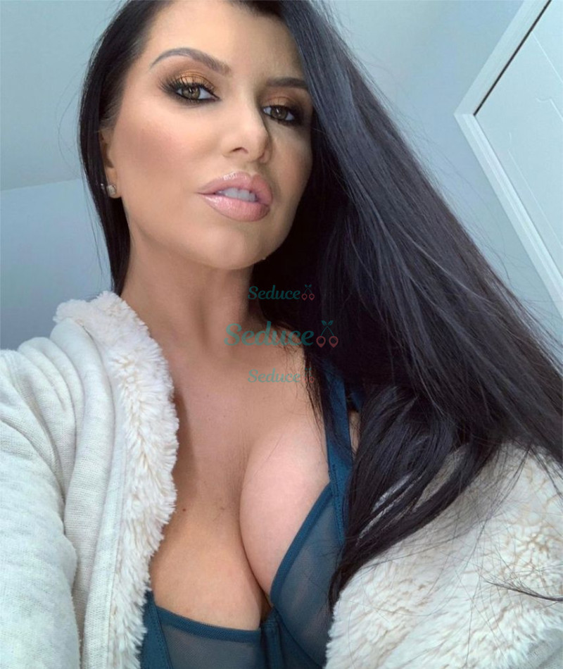 Photo escort girl Elizabeth: the best escort service