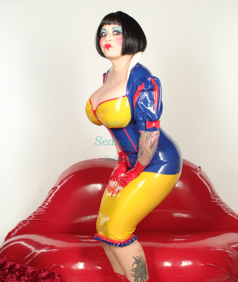 Photo escort girl Noa Navaro: the best escort service