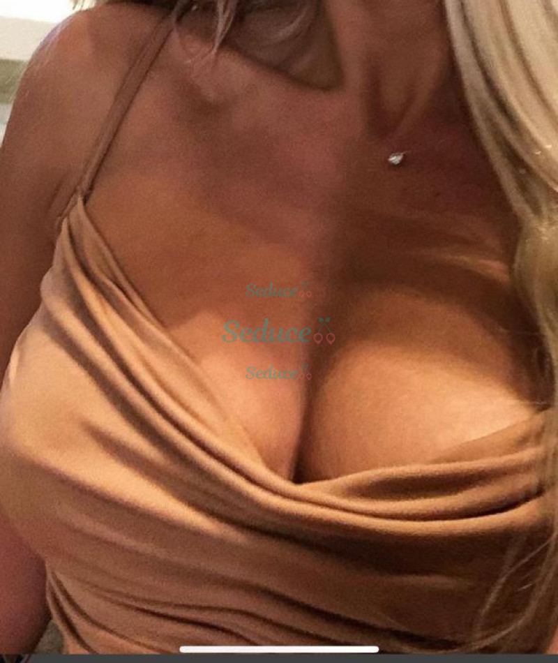 Photo escort girl Alina: the best escort service