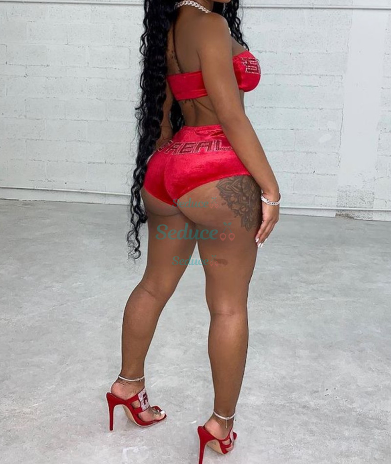 Photo escort girl Wet Chocolate: the best escort service