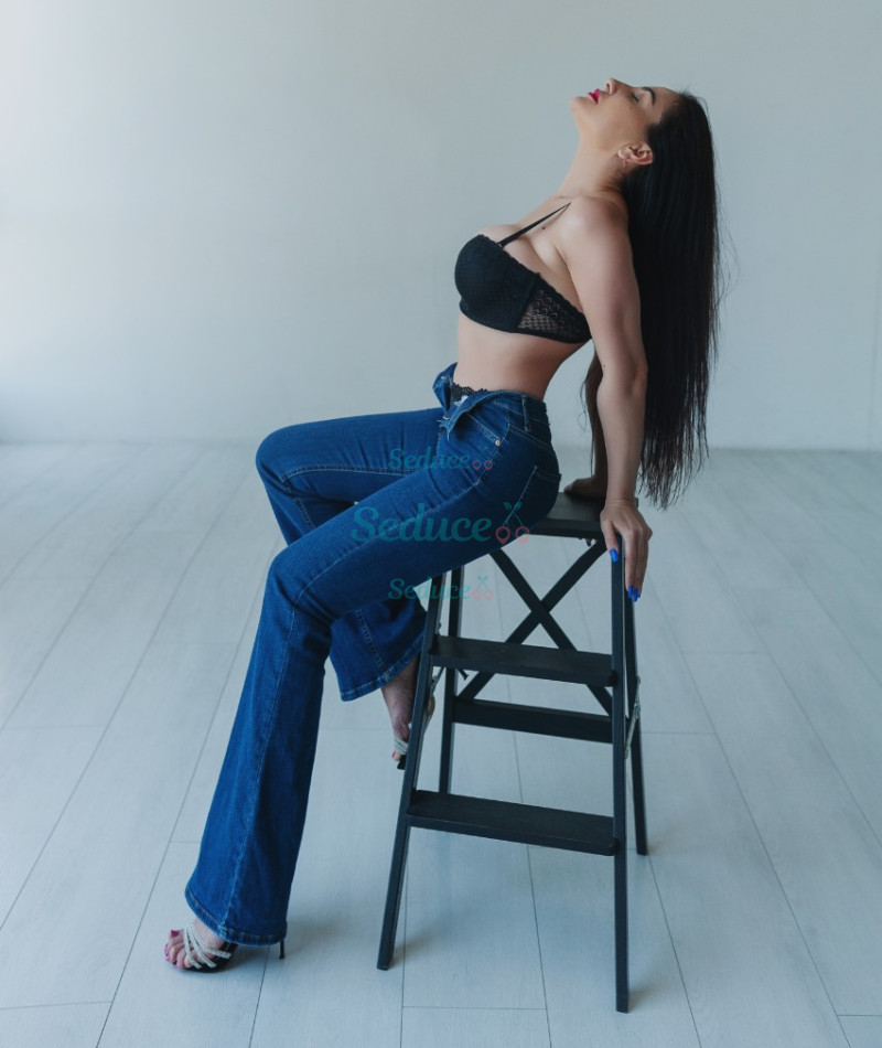 Photo escort girl Elliyya: the best escort service