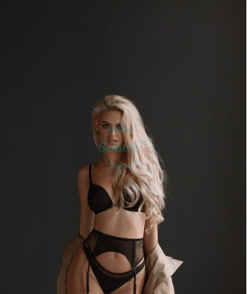 Photo escort girl Liza: the best escort service