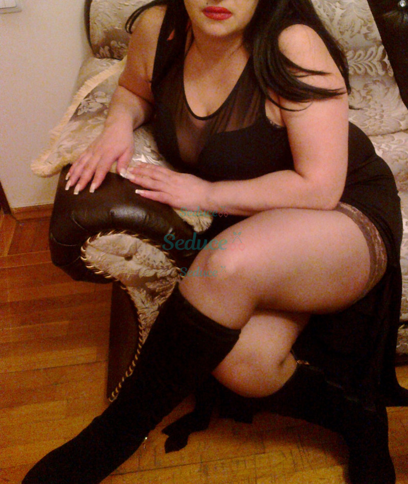 Photo escort girl Mona: the best escort service