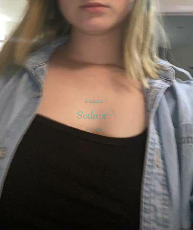 Photo escort girl Bet: the best escort service