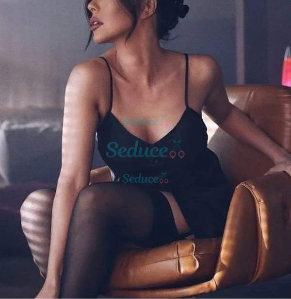 Photo escort girl Vivian: the best escort service