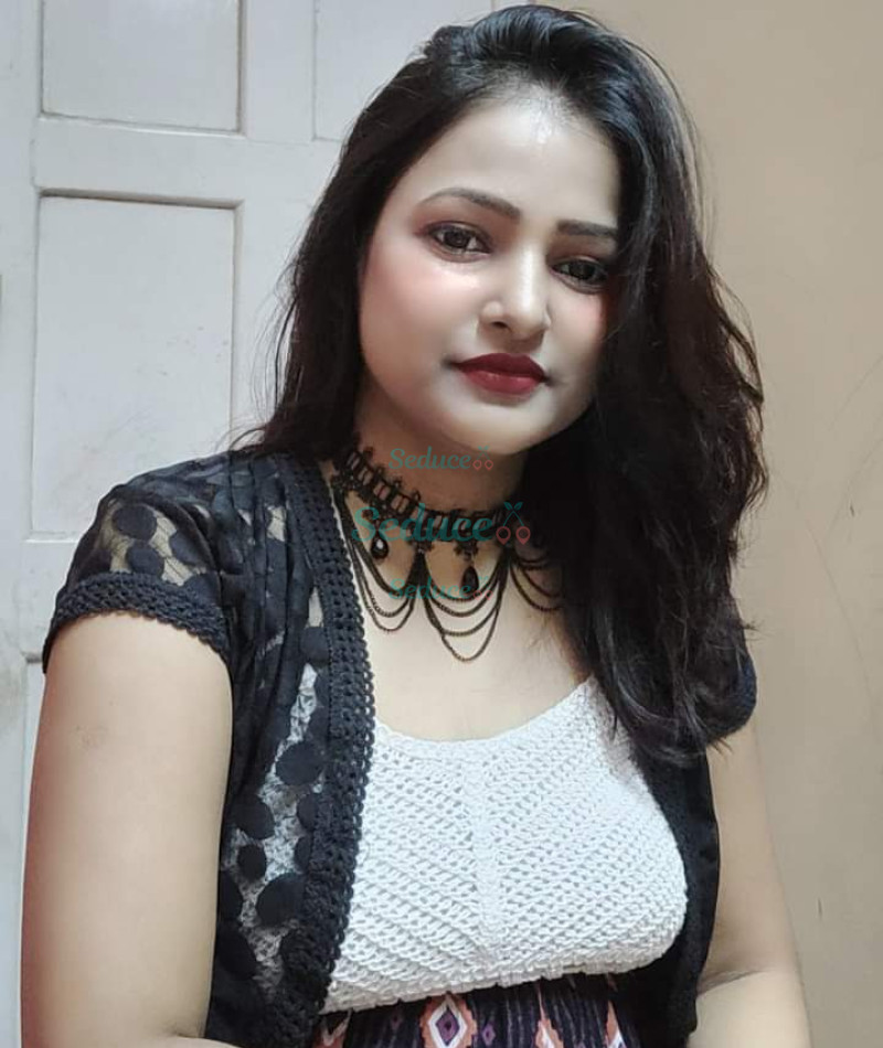 Photo escort girl Asha Kunwar: the best escort service