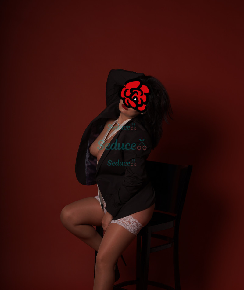 Photo escort girl Kamilla: the best escort service