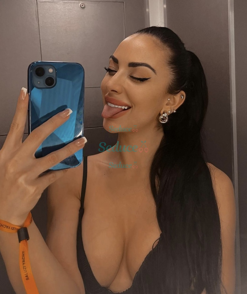 Photo escort girl Luna : the best escort service