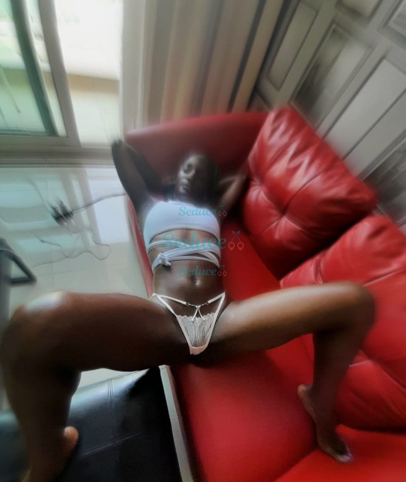 Photo escort girl ShinyBlack: the best escort service